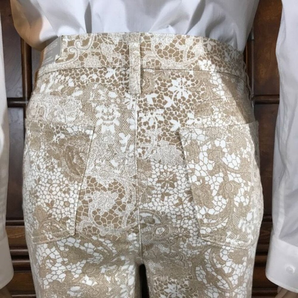 Chico's Sugar Sand Lace Print So Slimming Girlfriend Slim Leg Stretch Jean - Picture 8 of 14